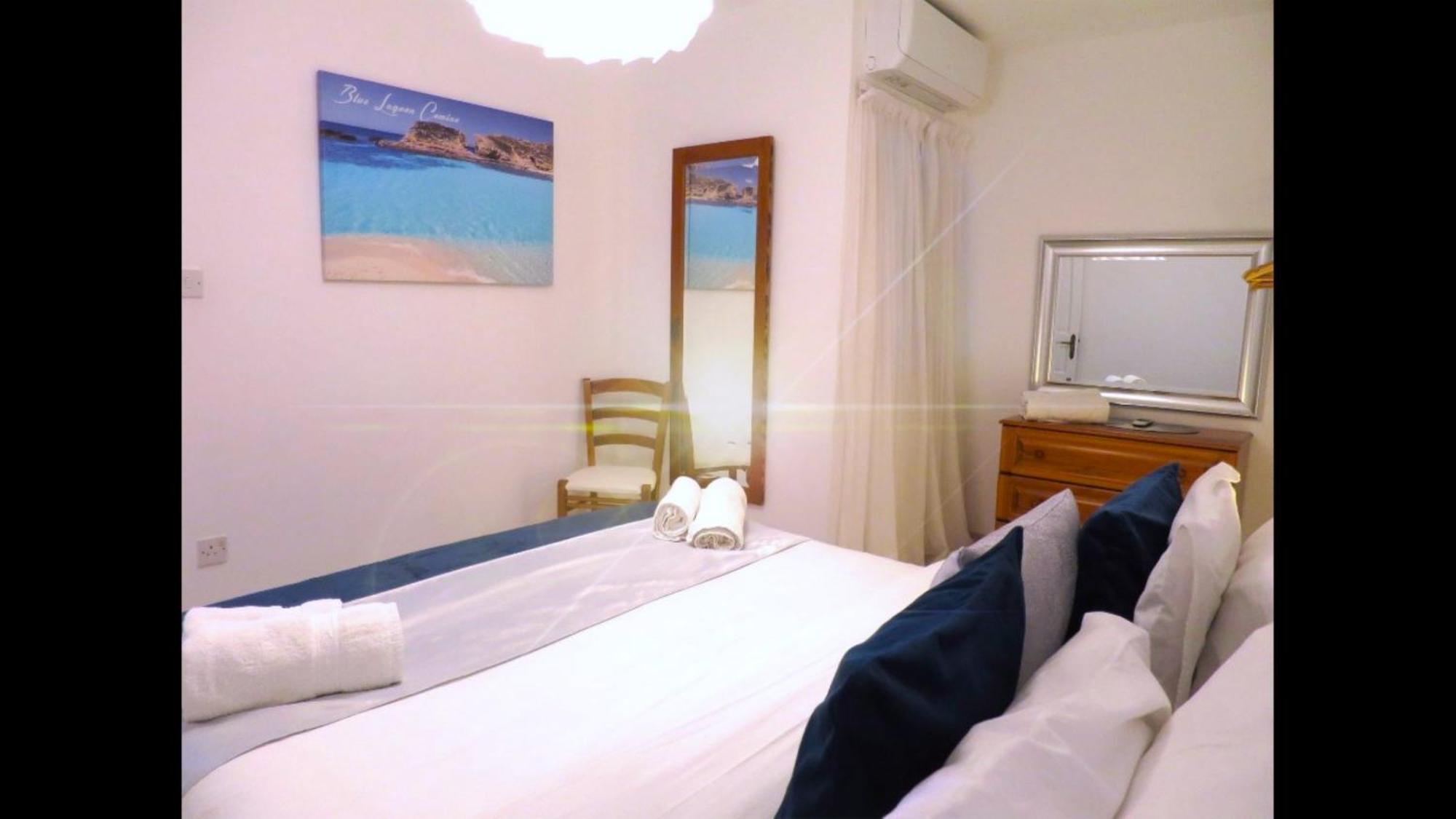 Seafront Apartment Terrace, Lounger & Panoramic Ocean Views Mellieħa Habitación foto
