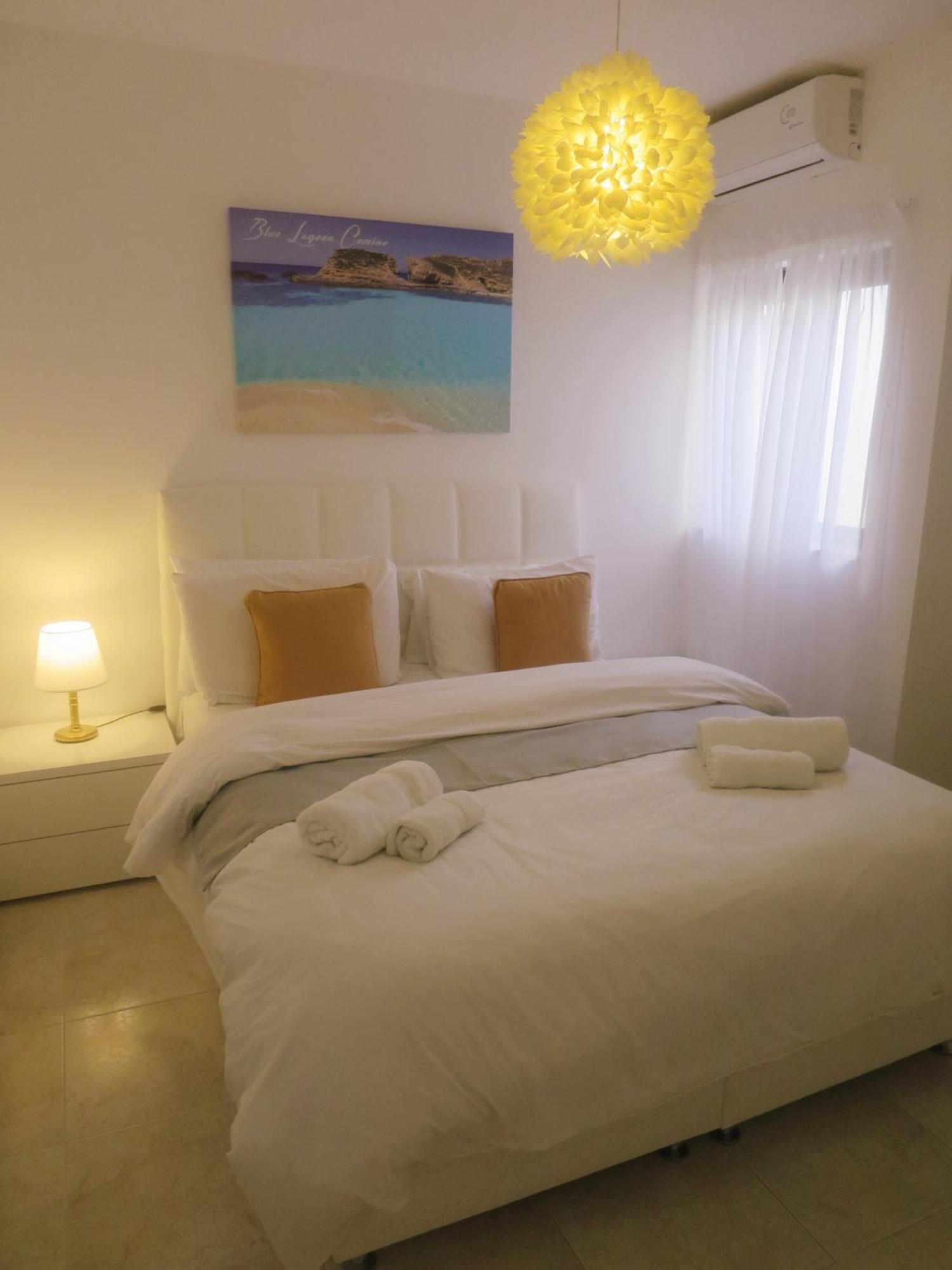 Seafront Apartment Terrace, Lounger & Panoramic Ocean Views Mellieħa Exterior foto