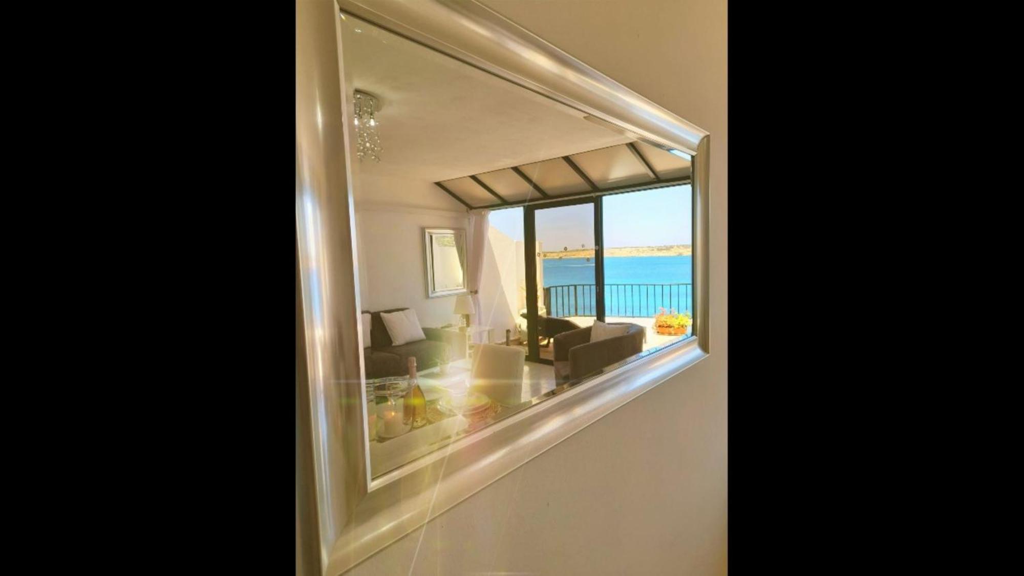 Seafront Apartment Terrace, Lounger & Panoramic Ocean Views Mellieħa Habitación foto