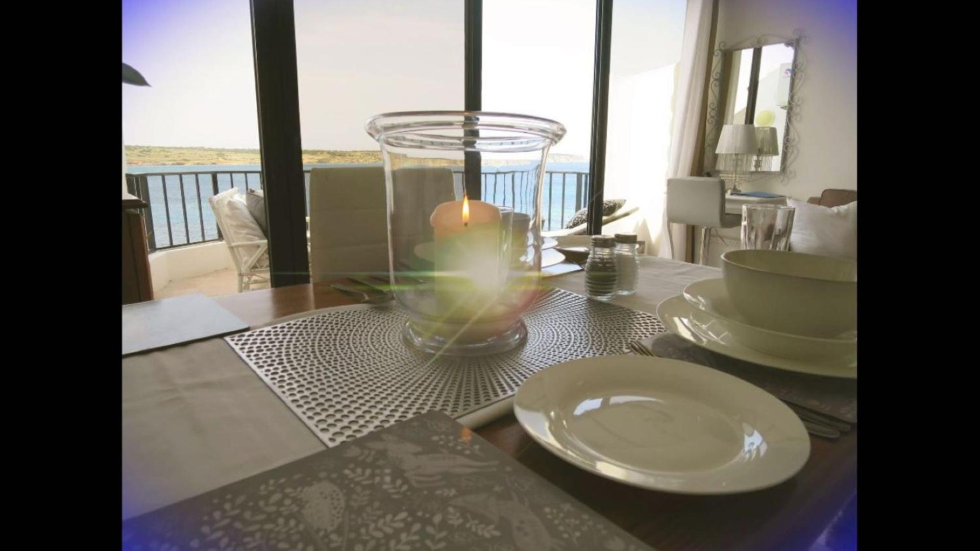 Seafront Apartment Terrace, Lounger & Panoramic Ocean Views Mellieħa Habitación foto