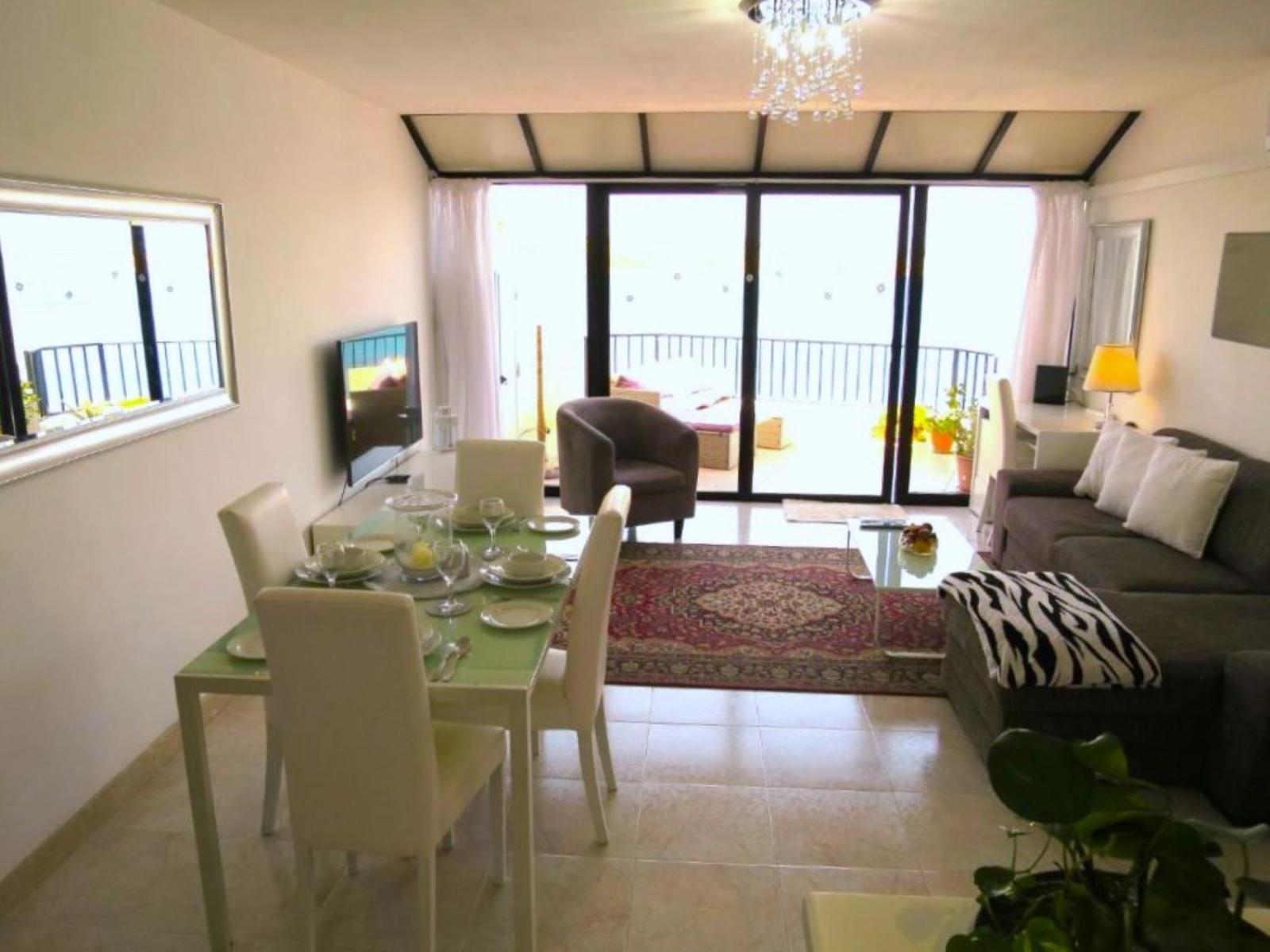 Seafront Apartment Terrace, Lounger & Panoramic Ocean Views Mellieħa Habitación foto