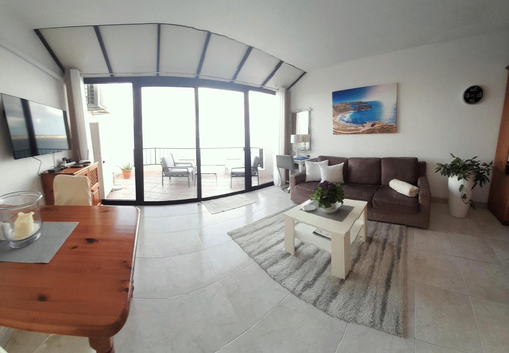 Seafront Apartment Terrace, Lounger & Panoramic Ocean Views Mellieħa Habitación foto