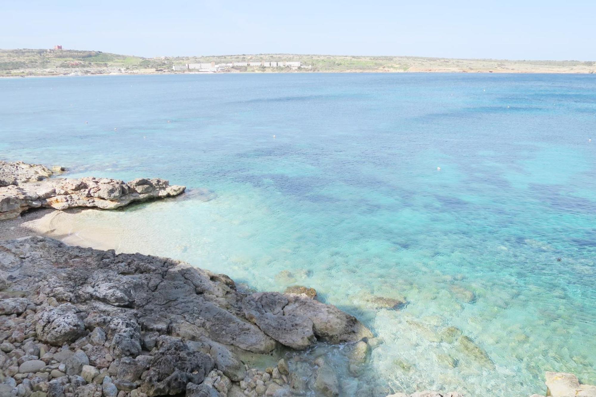 Seafront Apartment Terrace, Lounger & Panoramic Ocean Views Mellieħa Habitación foto