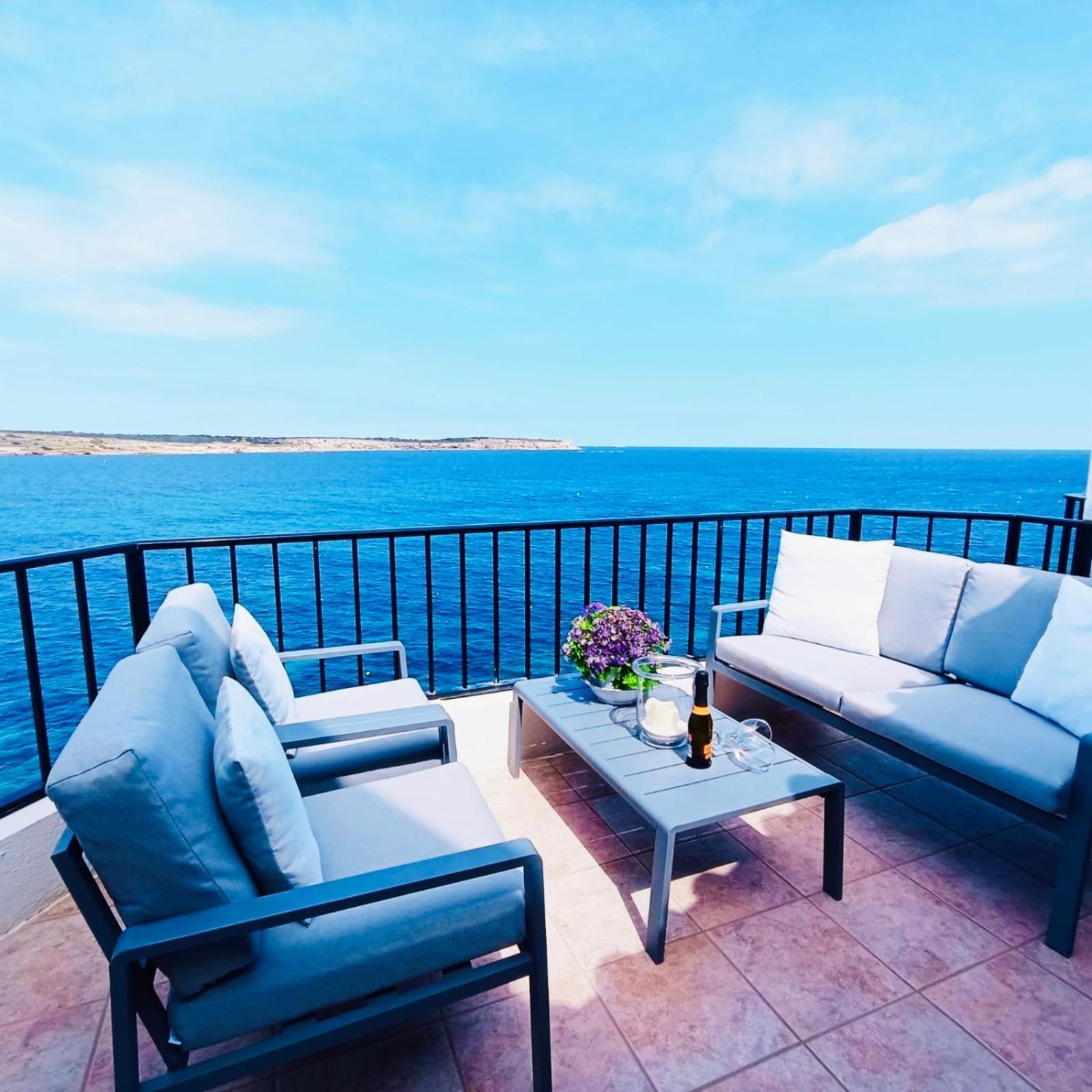 Seafront Apartment Terrace, Lounger & Panoramic Ocean Views Mellieħa Exterior foto